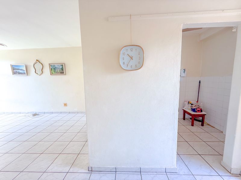 Spacious and Secure 1 Bedroom Close to Schools & Shops - Photo 4