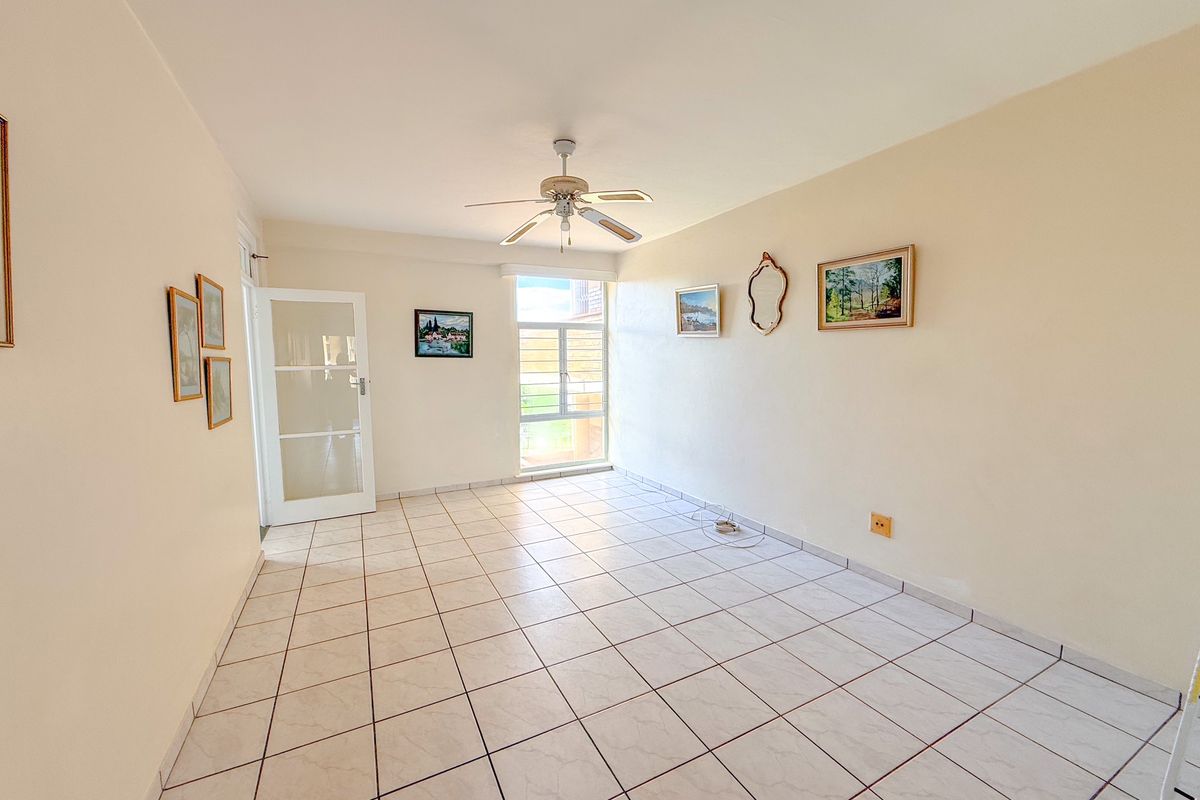 Spacious and Secure 1 Bedroom Close to Schools & Shops - Photo 5