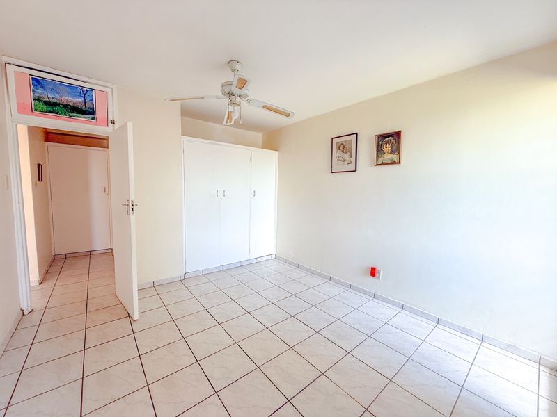 Spacious and Secure 1 Bedroom Close to Schools & Shops - Photo 9