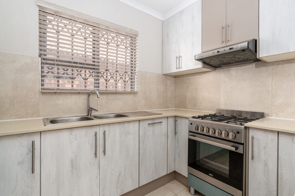 Modern 2 Bedroom Home - Photo 4