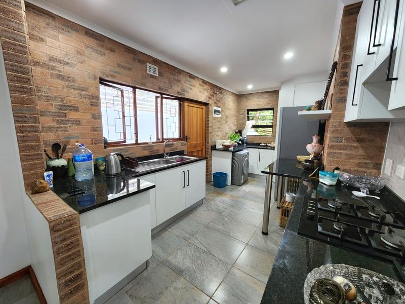 3-Bedroom Family Home in Sought-After Dawncrest, Westville - Photo 9