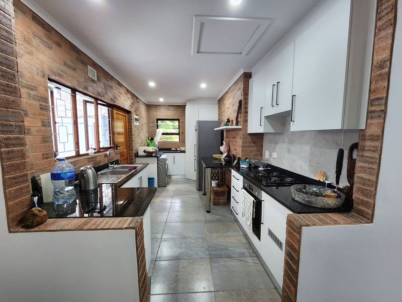 3-Bedroom Family Home in Sought-After Dawncrest, Westville - Photo 7