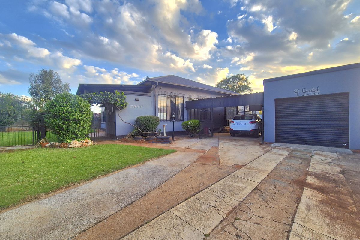 Neat Family Home For Sale! - Photo 2