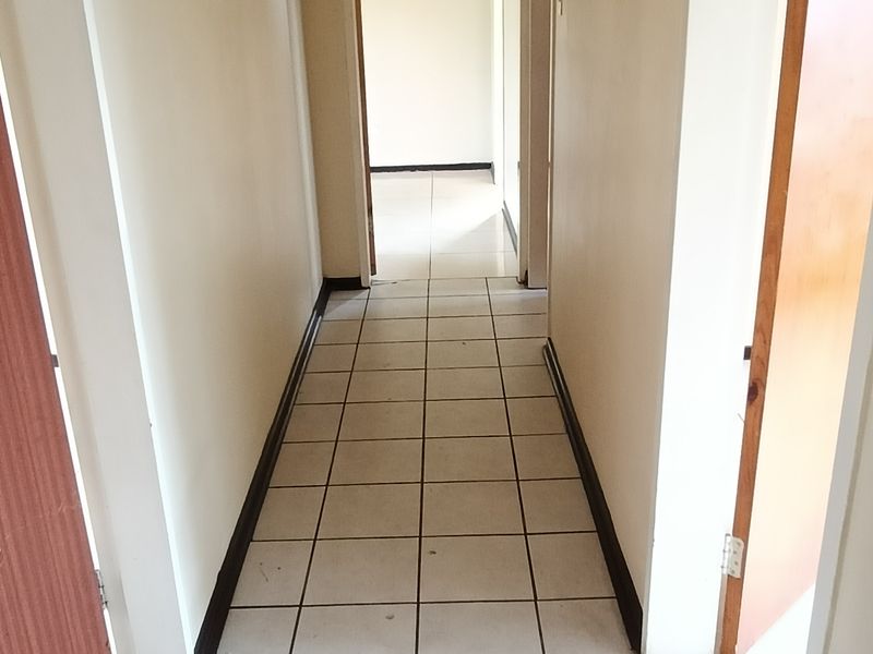 Big house with big garden. - Photo 9