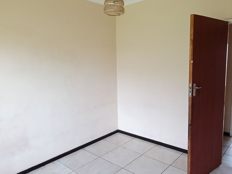 Big house with big garden. - Photo 10