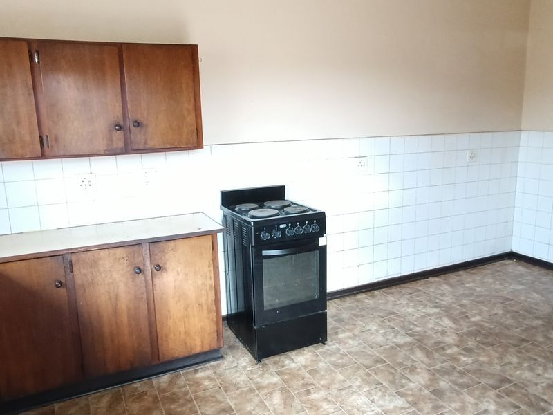 Big house with big garden. - Photo 4