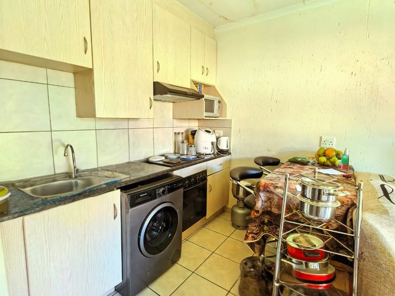 Townhouse for sale in Vanderbijlpark Bonanne, ideal for the first time buyer - Photo 6