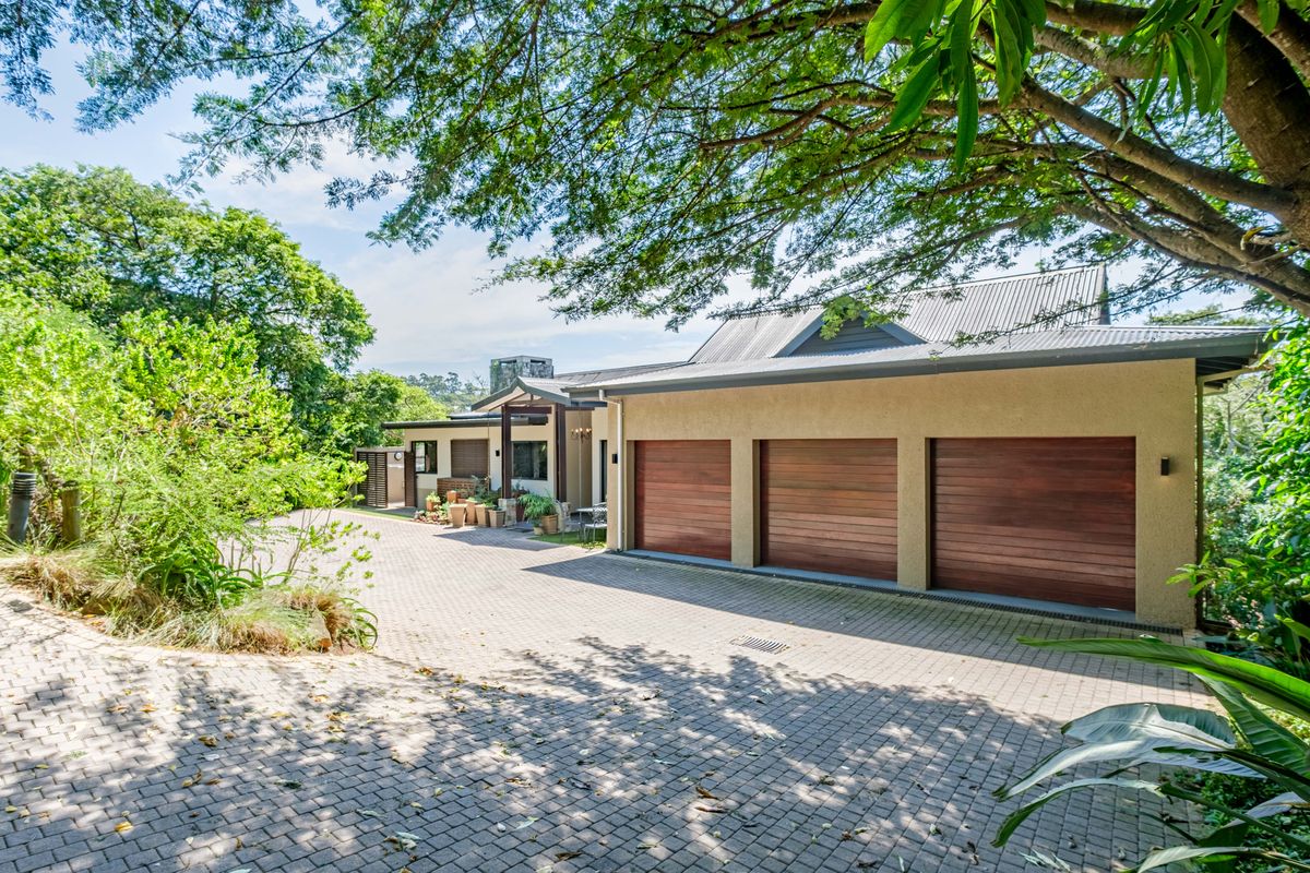 4 Bedroom Home in Simbithi Eco Estate Ballito | 4 Bathrooms | Double Garage | Golf Cart Parking - Photo 4
