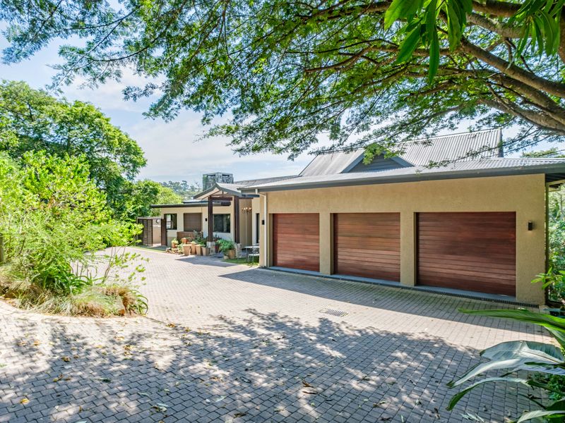 4 Bedroom Home in Simbithi Eco Estate Ballito | 4 Bathrooms | Double Garage | Golf Cart Parking - Photo 4