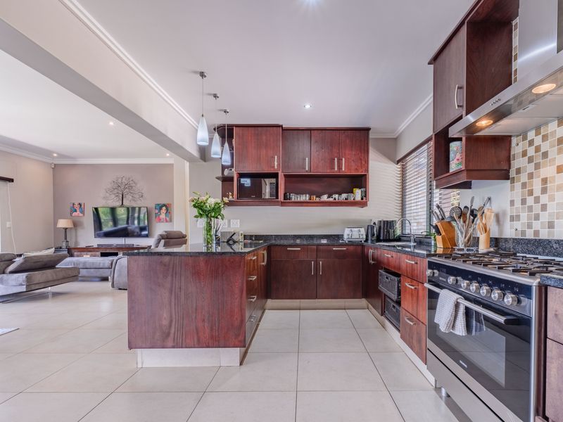 4 Bedroom Home in Simbithi Eco Estate Ballito | 4 Bathrooms | Double Garage | Golf Cart Parking - Photo 5