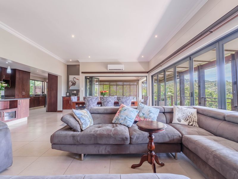 4 Bedroom Home in Simbithi Eco Estate Ballito | 4 Bathrooms | Double Garage | Golf Cart Parking - Photo 10