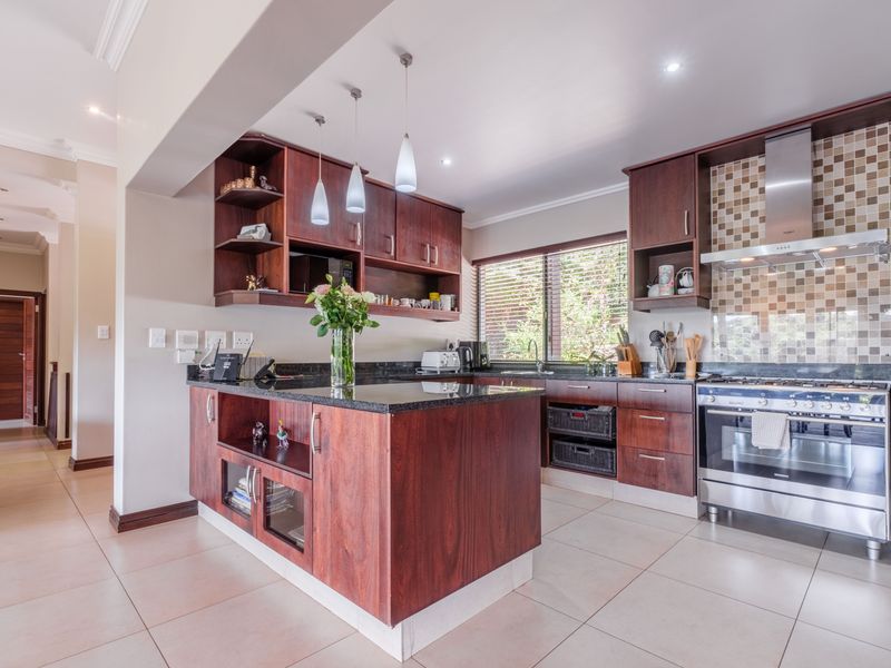4 Bedroom Home in Simbithi Eco Estate Ballito | 4 Bathrooms | Double Garage | Golf Cart Parking - Photo 6