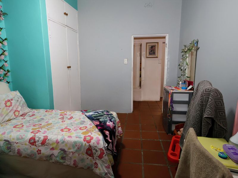 Discover this inviting home featuring  3 bedrooms  2 beautifully renovated bathroo3 Bed, 2 Bath Home - Photo 9