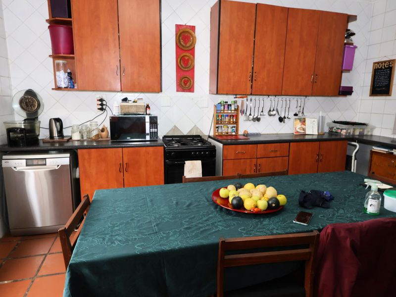 Discover this inviting home featuring  3 bedrooms  2 beautifully renovated bathroo3 Bed, 2 Bath Home - Photo 3