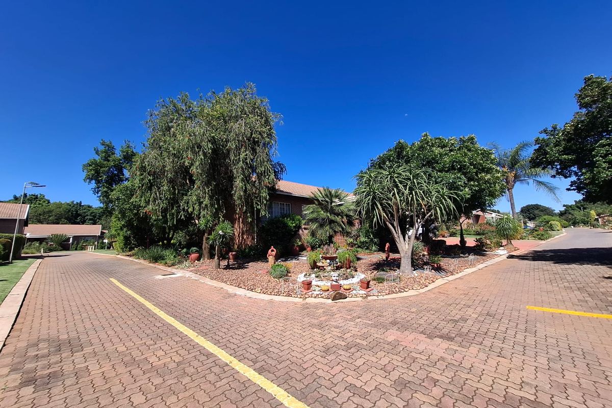 Retirement 3 Bedroom Montana Park - Photo 2