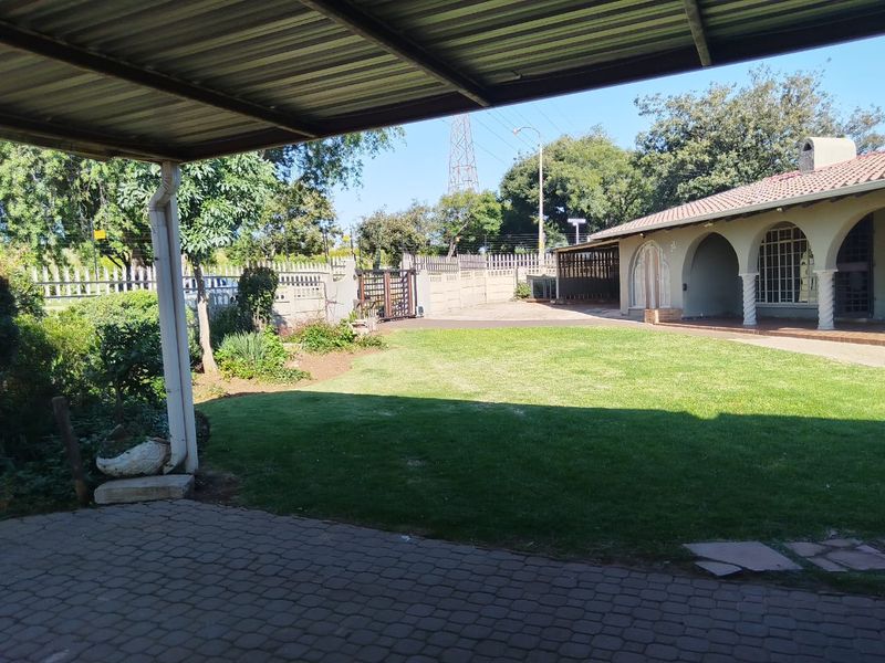 Stunning 3 bedroom house with a flatlet in Boksburg South - Photo 4