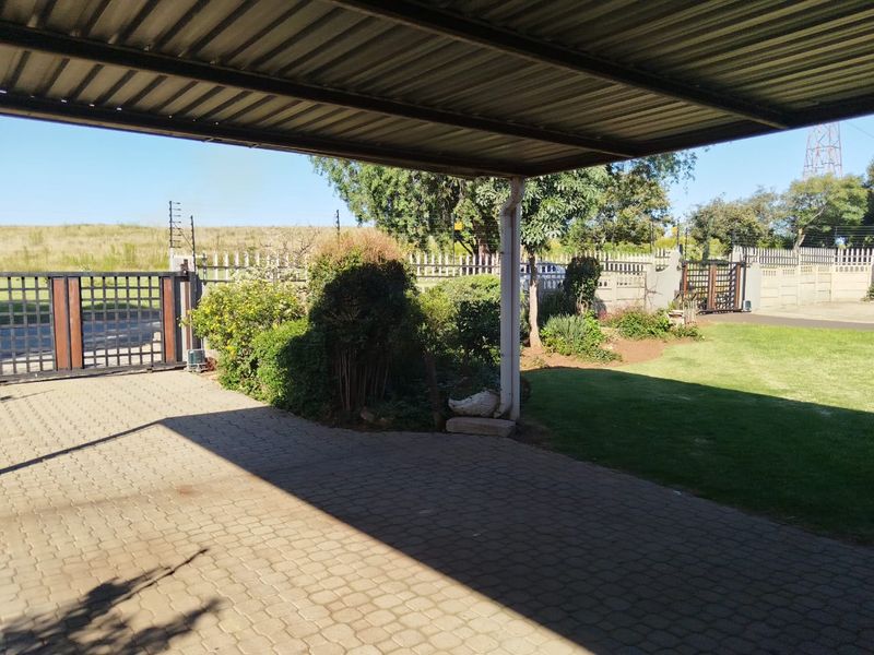 Stunning 3 bedroom house with a flatlet in Boksburg South - Photo 5