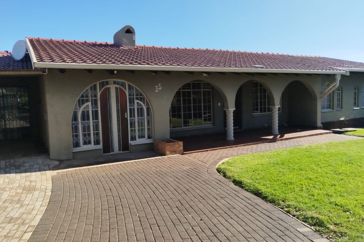 Stunning 3 bedroom house with a flatlet in Boksburg South - Photo 3