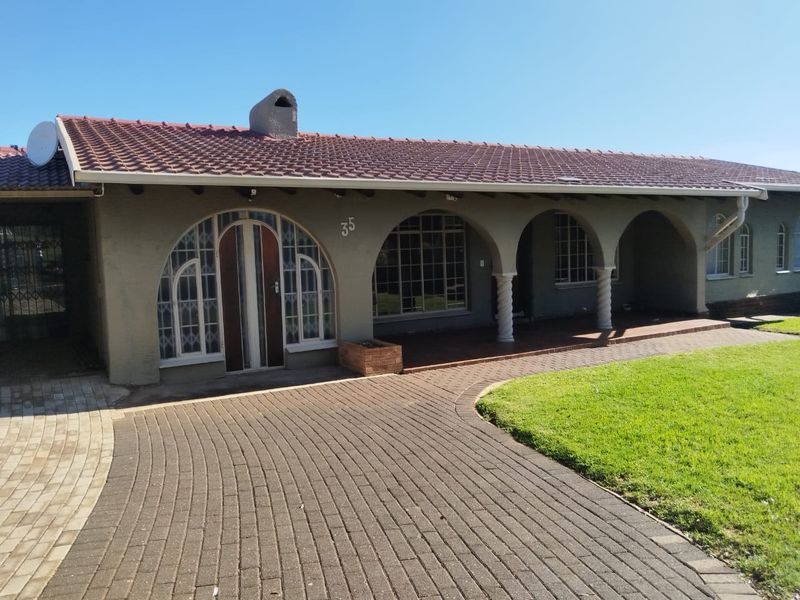 Stunning 3 bedroom house with a flatlet in Boksburg South - Photo 3