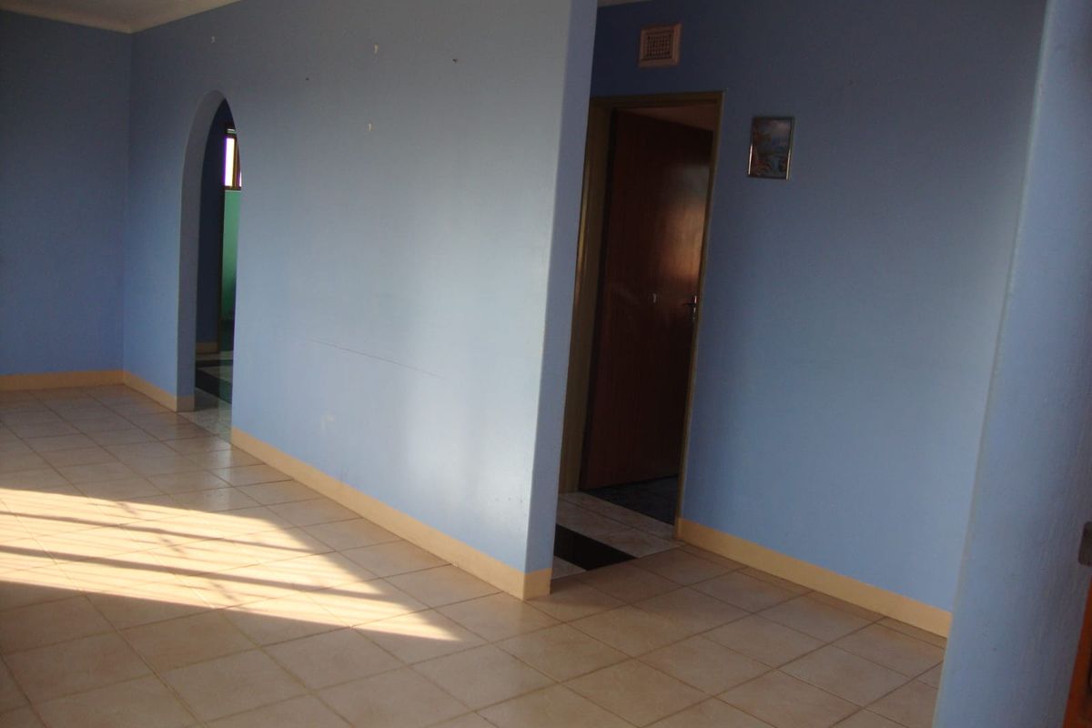 3 Bedroom House - Photo 2