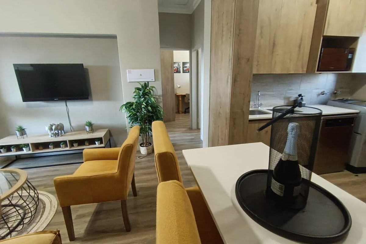 Modern 3 Bedroom Apartment Roodepark - Photo 2