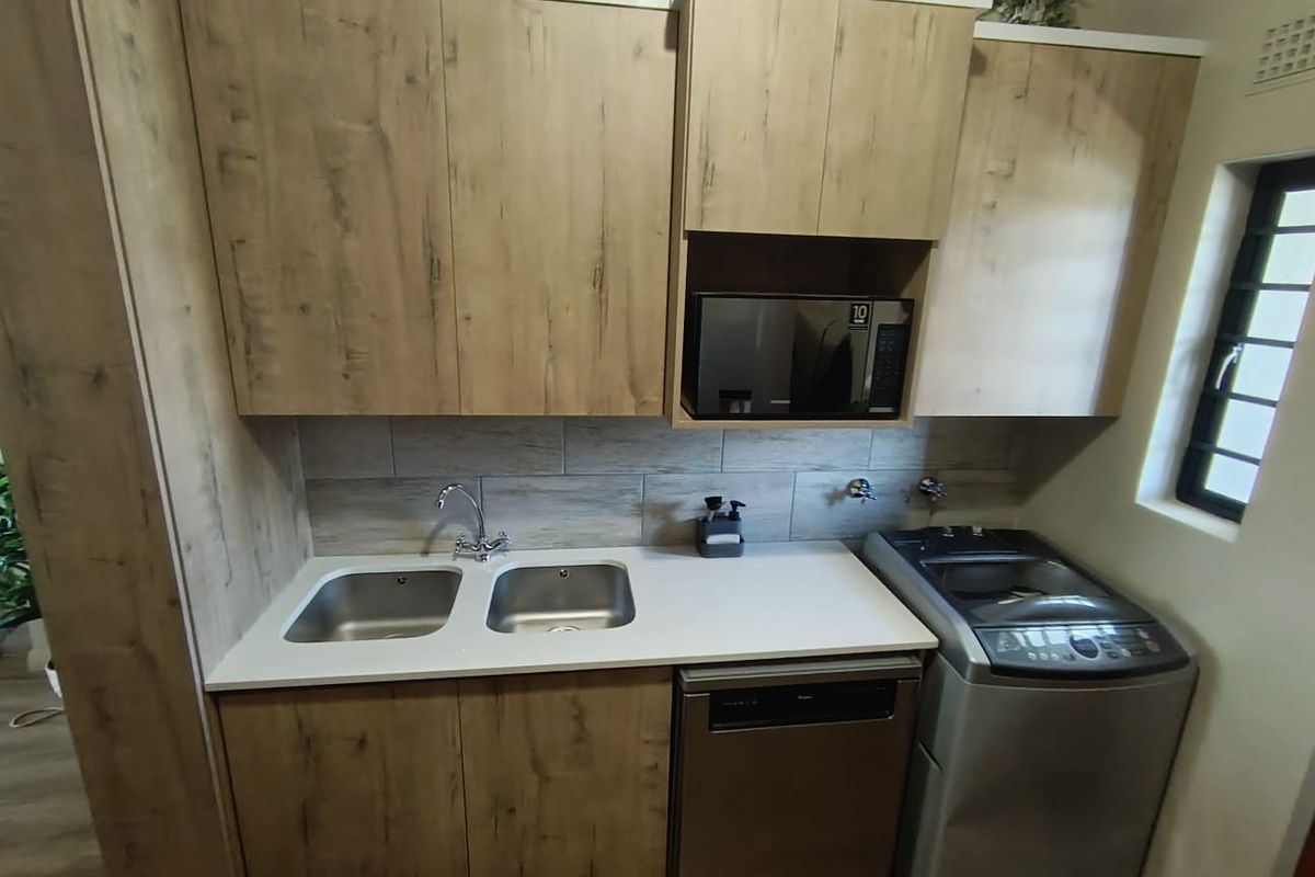 Modern 3 Bedroom Apartment Roodepark - Photo 5