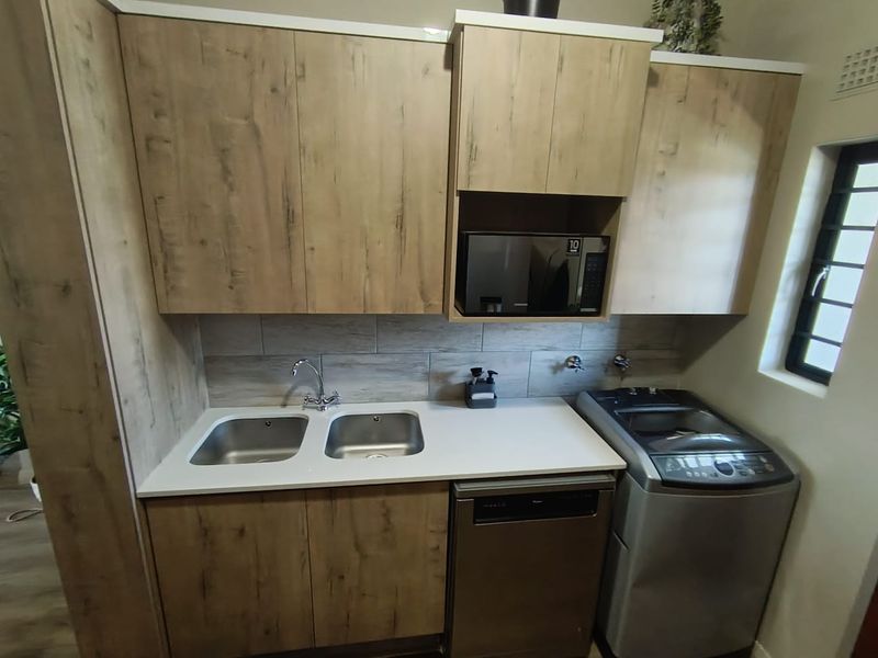 Modern 3 Bedroom Apartment Roodepark - Photo 5