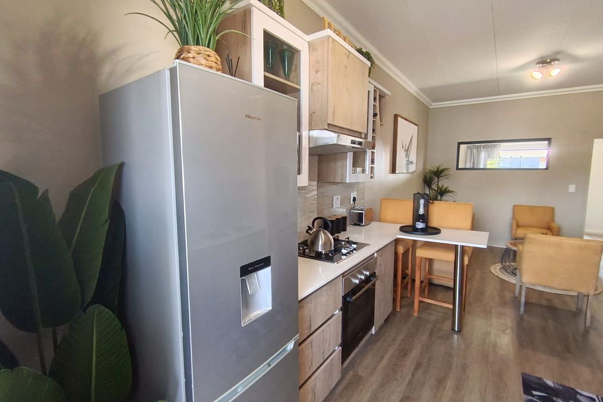 Modern 3 Bedroom Apartment Roodepark - Photo 4