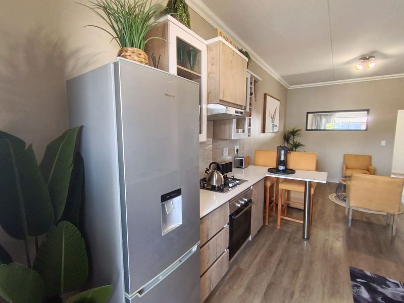 Modern 3 Bedroom Apartment Roodepark - Photo 4