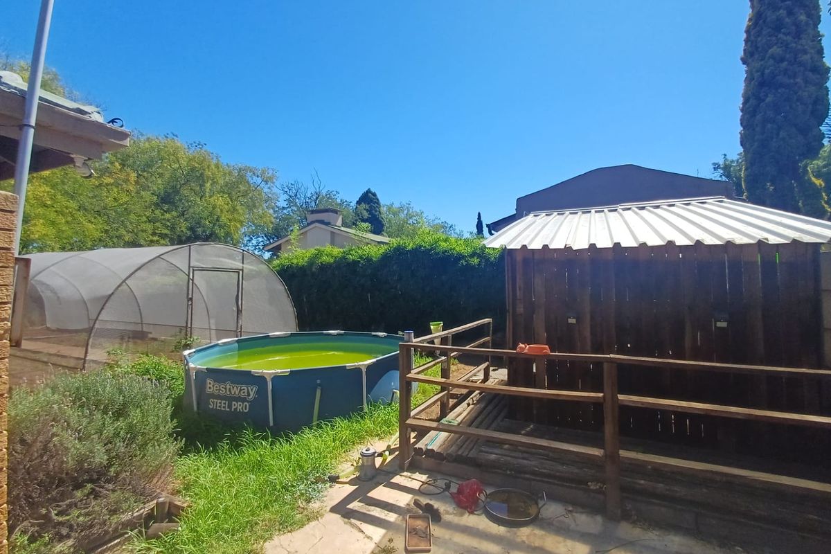 Perfect Gem Situated In A Perfect Street In SW 5 - Photo 3