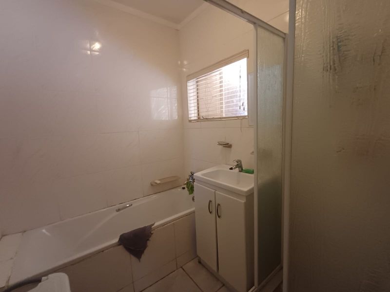 Perfect Gem Situated In A Perfect Street In SW 5 - Photo 2