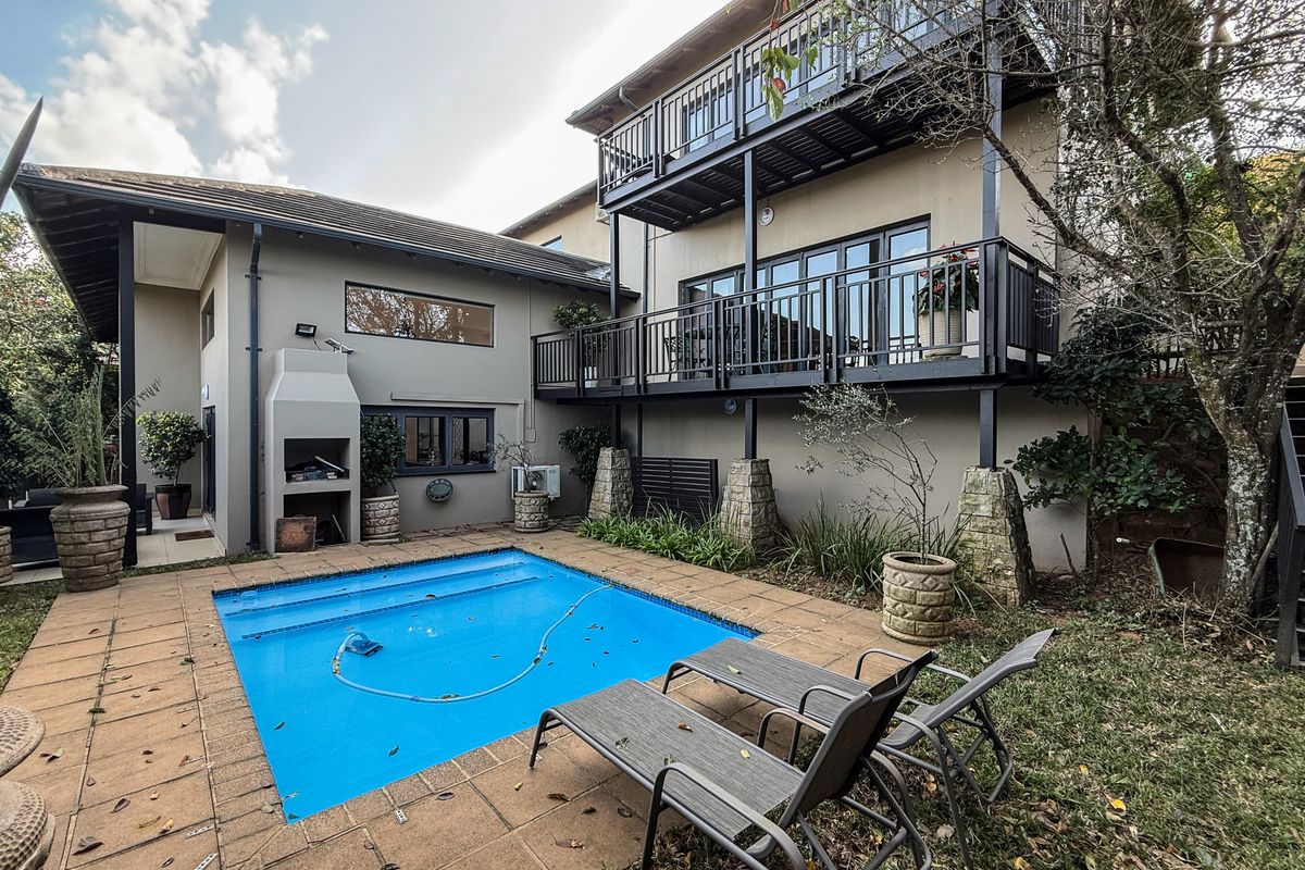 Distinguished Residence Offering Luxury, Privacy, and Indoor-Outdoor Harmony, Simbithi, Ballito - Photo 3