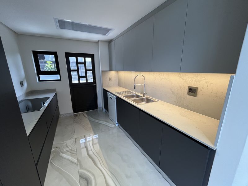 Exceptional Entertainment Homes - Photo 9