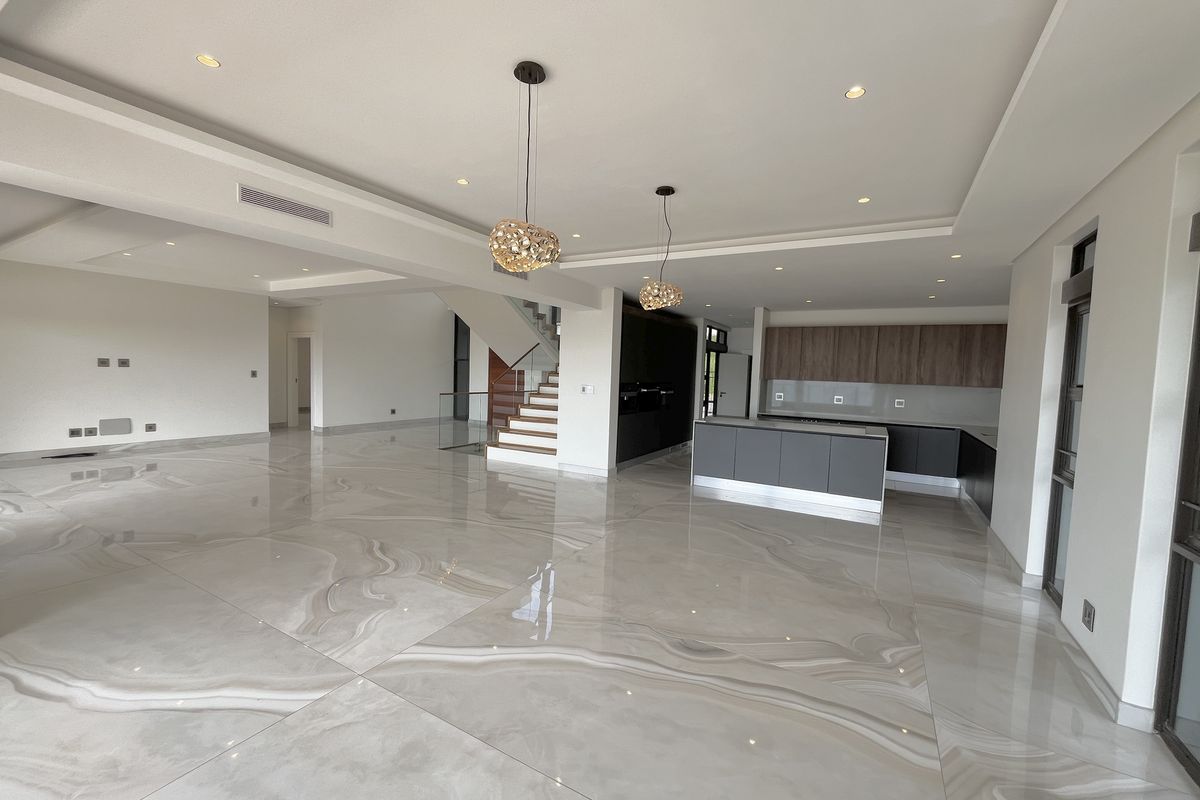 Exceptional Entertainment Homes - Photo 5