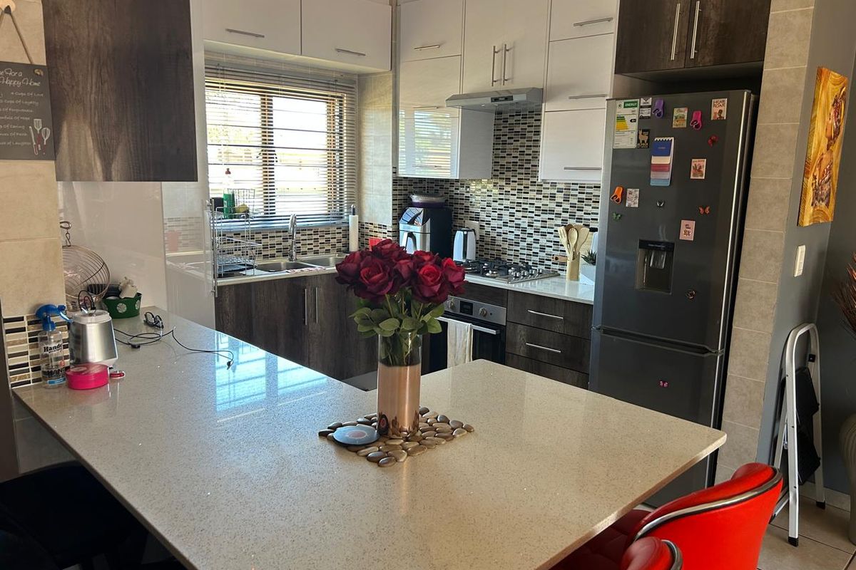 Stunning 2-Bedroom, 2-Bathroom Apartment – Atlantis City, Sonneveld - Photo 2