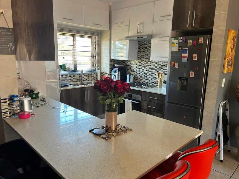 Stunning 2-Bedroom, 2-Bathroom Apartment – Atlantis City, Sonneveld - Photo 2