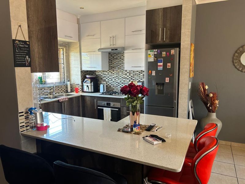 Stunning 2-Bedroom, 2-Bathroom Apartment – Atlantis City, Sonneveld - Photo 3