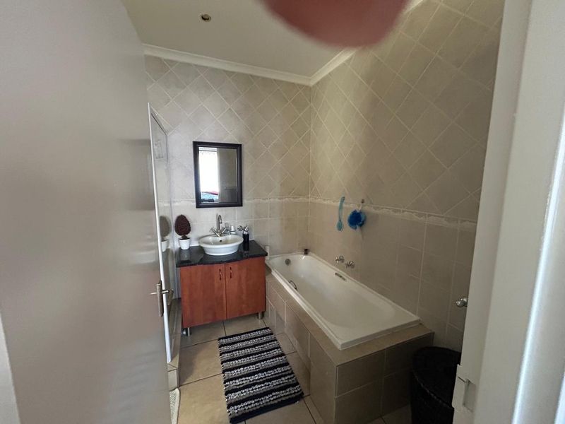 Stunning 2-Bedroom, 2-Bathroom Apartment – Atlantis City, Sonneveld - Photo 9