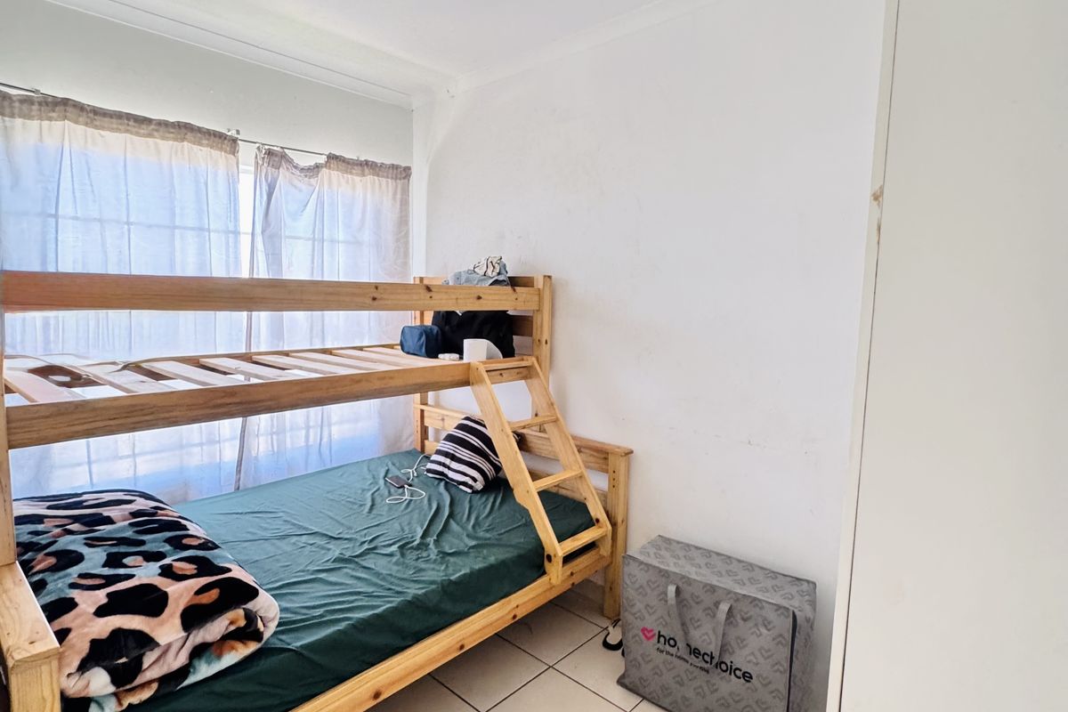 Comfortable 3 Bedroom Family Home in a Convenient Location - Photo 5