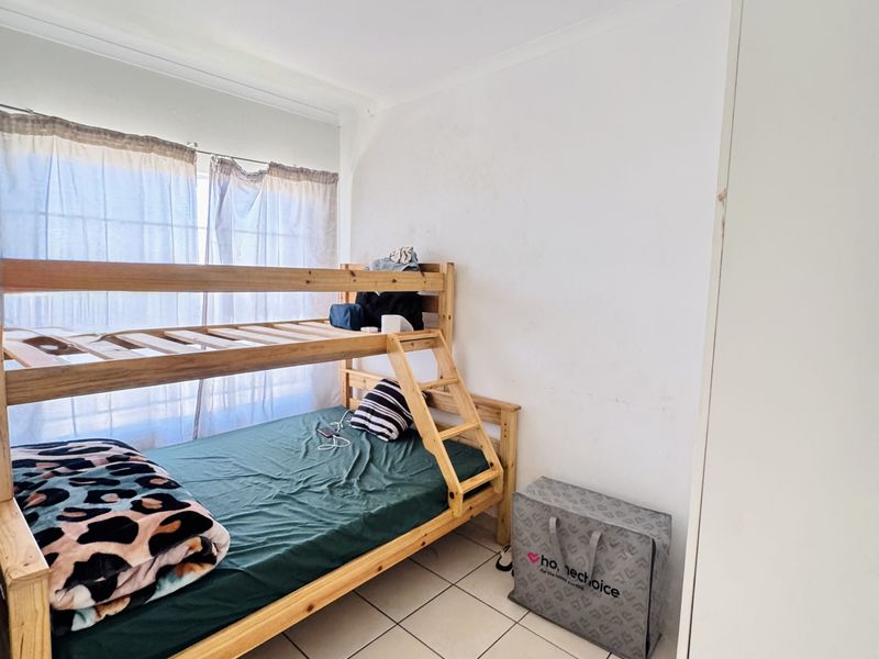 Comfortable 3 Bedroom Family Home in a Convenient Location - Photo 5