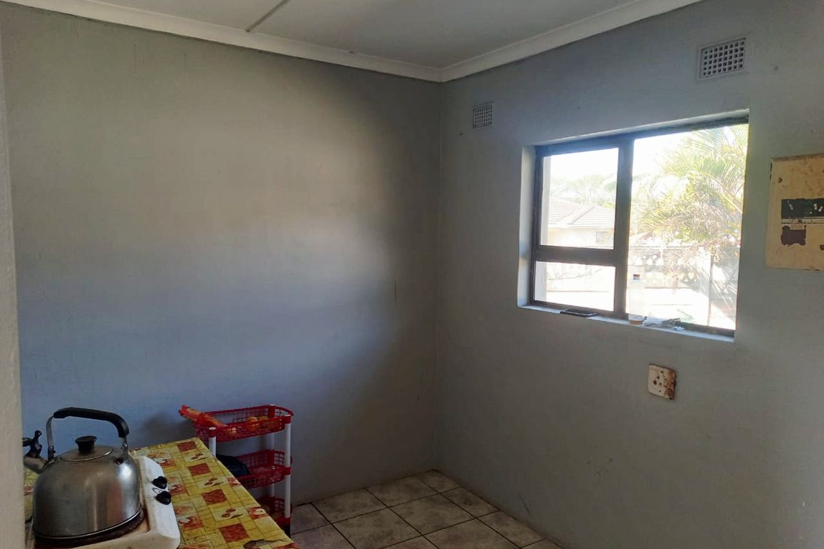 3 Bedroom House For Sale - Photo 4