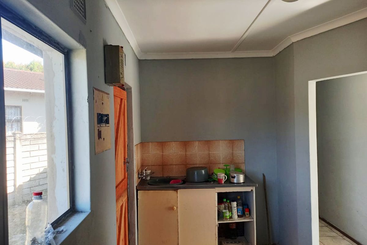3 Bedroom House For Sale - Photo 3