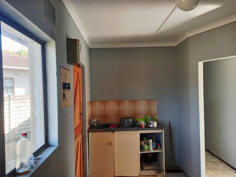 3 Bedroom House For Sale - Photo 3