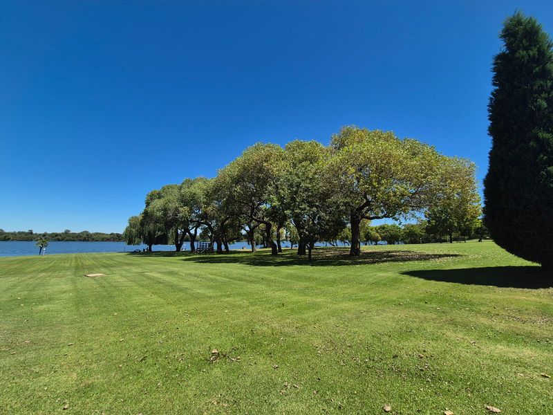 !LUXURY RIVERFRONT ESTATE ON THE VAL RIVER! - Photo 3