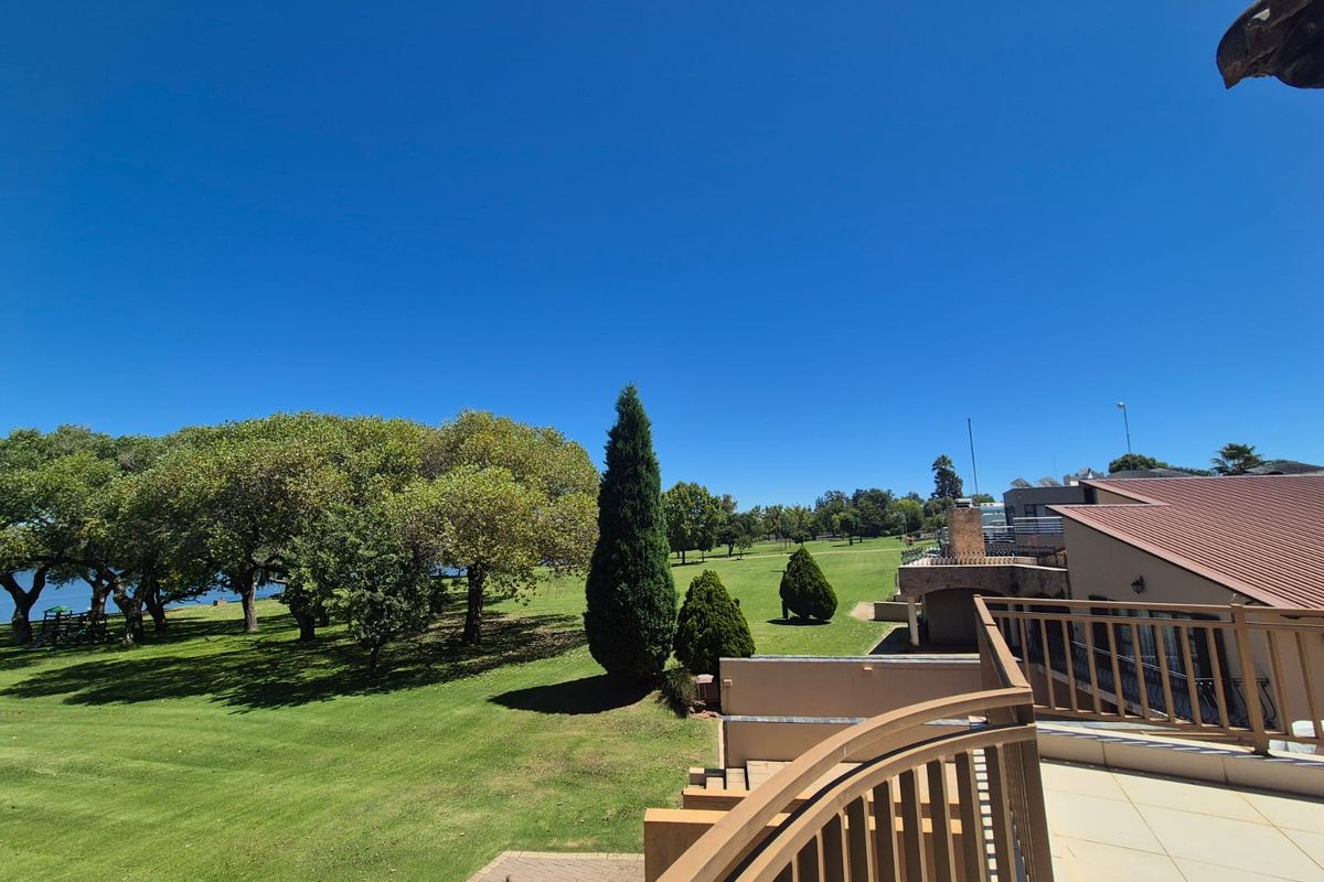 !LUXURY RIVERFRONT ESTATE ON THE VAL RIVER! - Photo 2