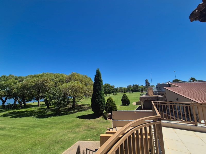 !LUXURY RIVERFRONT ESTATE ON THE VAL RIVER! - Photo 2