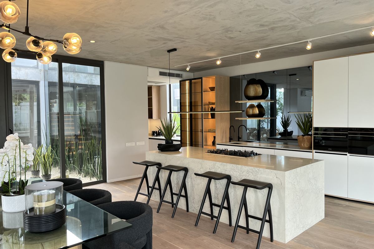 A Home That Redefines Luxury Living and Nature - Photo 2