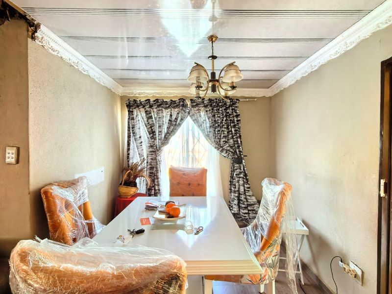 Family house for sale in in Sebokeng close to schools. - Photo 9