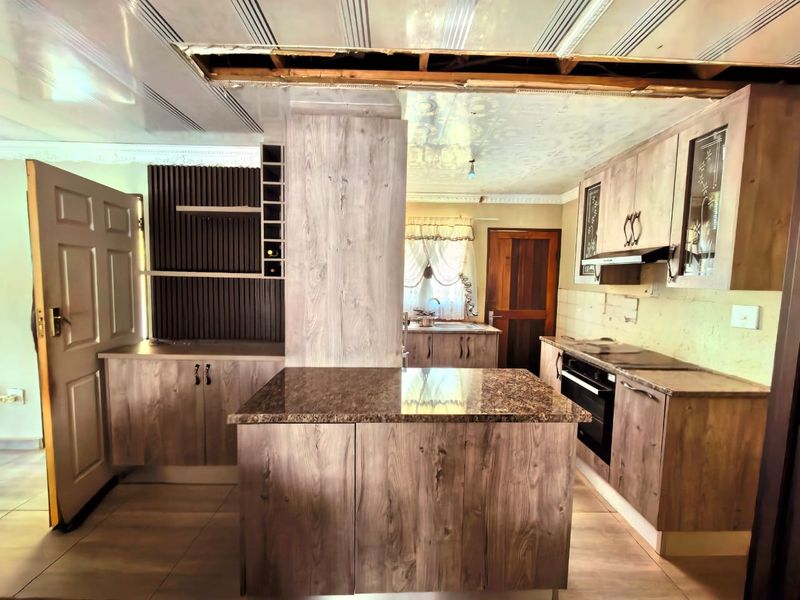 Family house for sale in in Sebokeng close to schools. - Photo 8