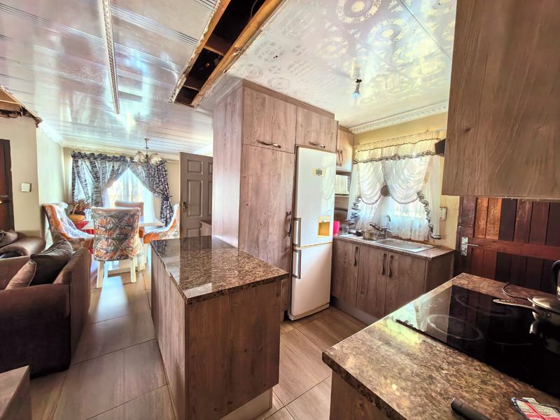 Family house for sale in in Sebokeng close to schools. - Photo 6